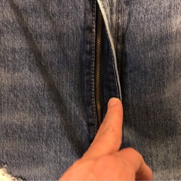 Levi's Men's 569 Loose Straight Denim Shorts - Picture 6 of 10